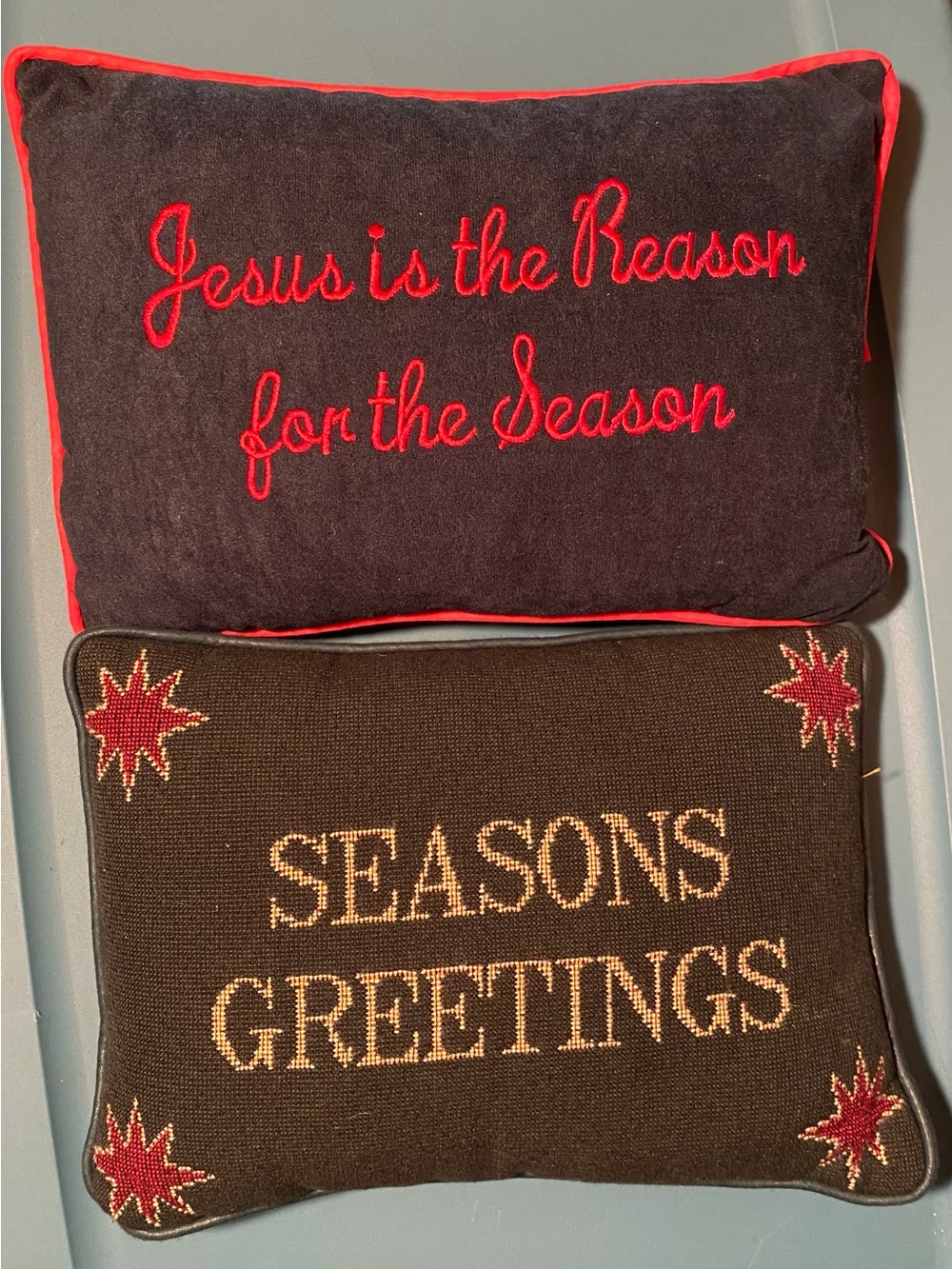 Holiday Decorative Throw Pillow Set - Green and Red / GREEN and White